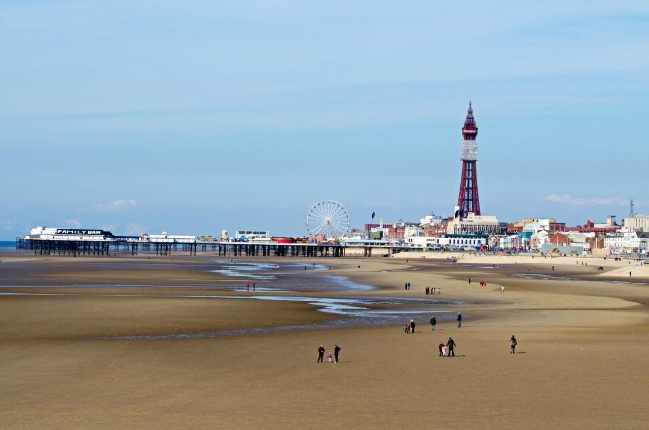Simpson Beach View Apartments By Blackpool Service Apartments Esterno foto